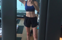 【迈博娱乐】甜到缺氧！「長髮美乳正妹」笑容像沾了蜜！「Ｓ曲線」的火辣身材更是大加分啊！