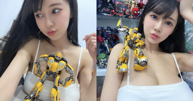 性感甜心「安希」模型公仔坐肩膀好可愛！網友驚呼：羨慕大黃蜂