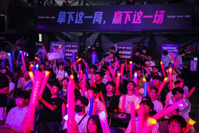 电竞比赛中的临场调整信号解析：从战术变化到心理博弈